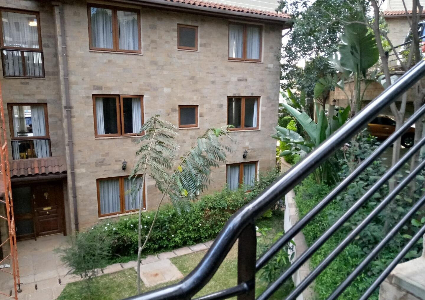 3BR En-Suite Townhouse with Gym & Pool – Upperhill