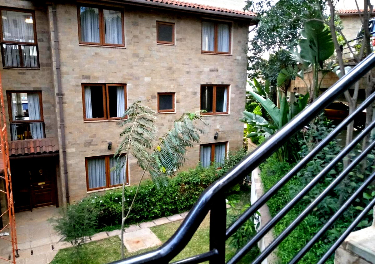 3BR En-Suite Townhouse with Gym & Pool – Upperhill