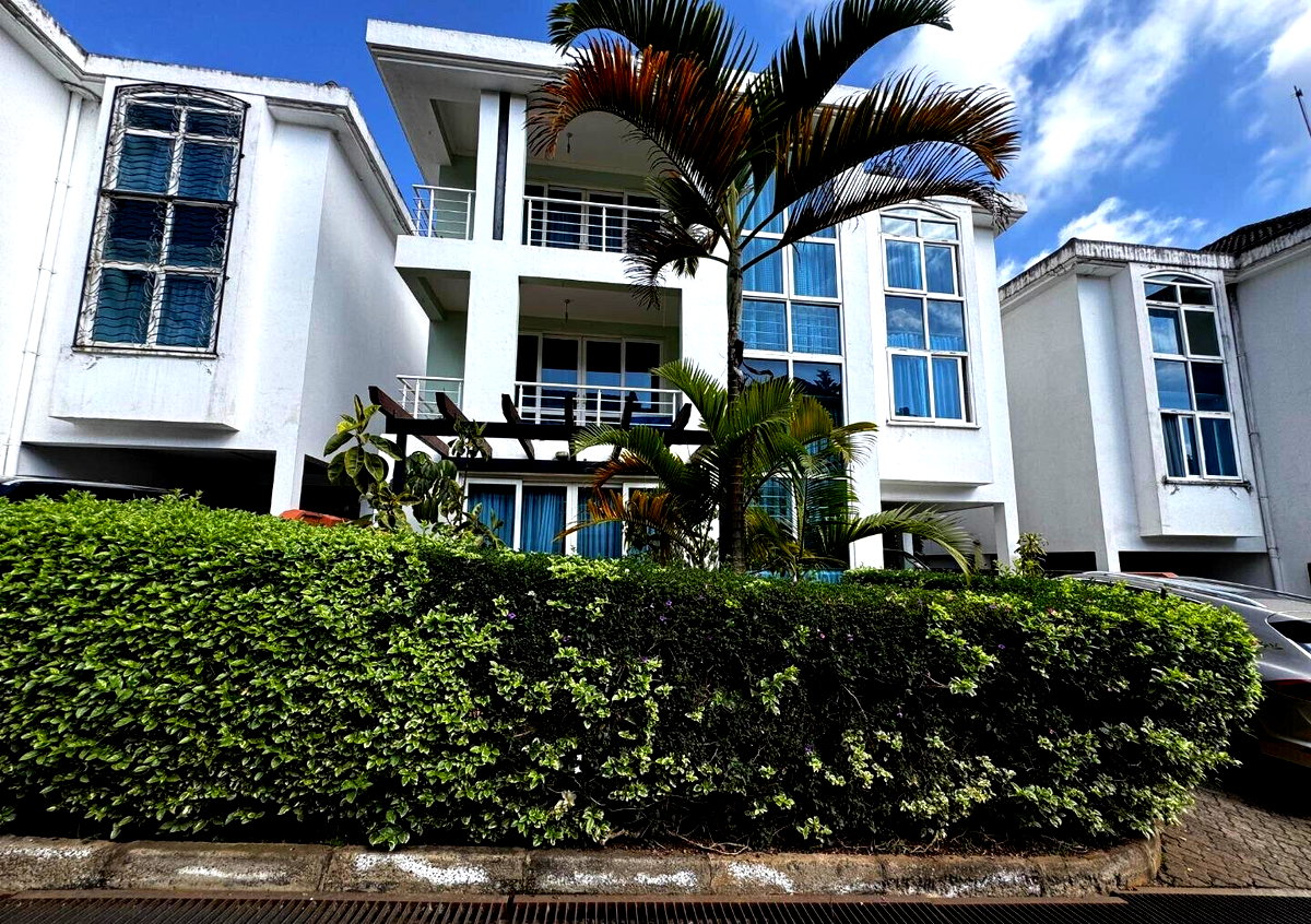 4-Ensuite Villa with Home Office & Jacuzzi - Lavington
