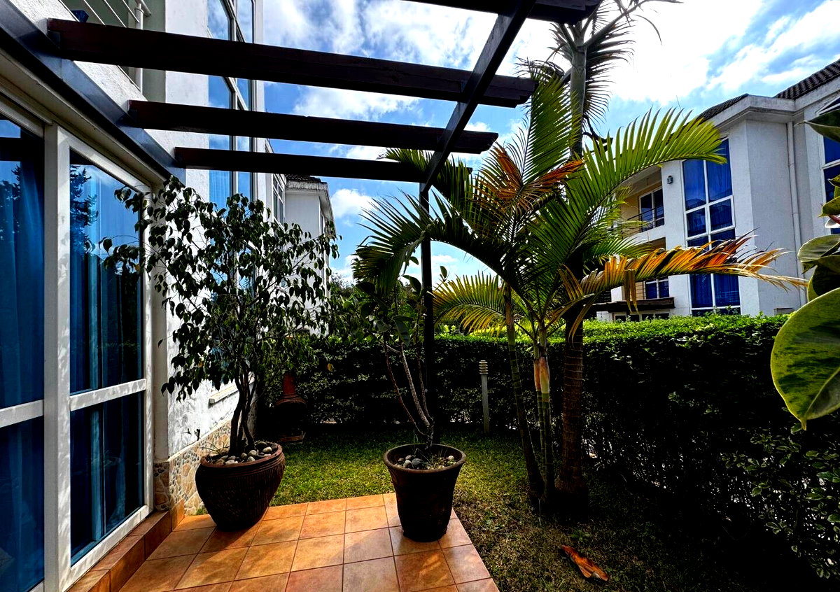 4-Ensuite Villa with Home Office & Jacuzzi - Lavington