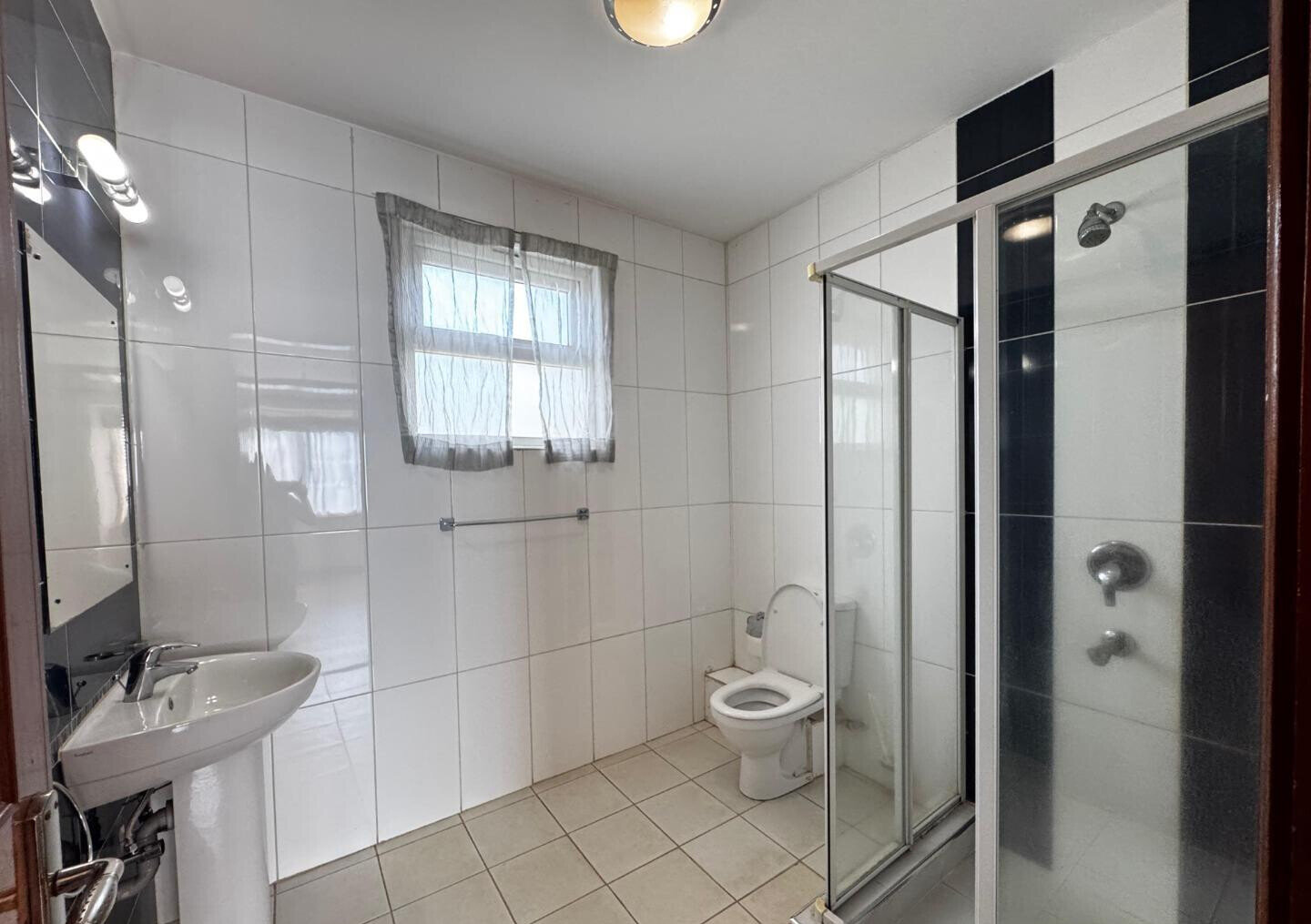 4-Ensuite Villa with Home Office & Jacuzzi - Lavington