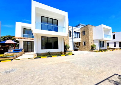 0.99 Acre Townhouse in Nyali