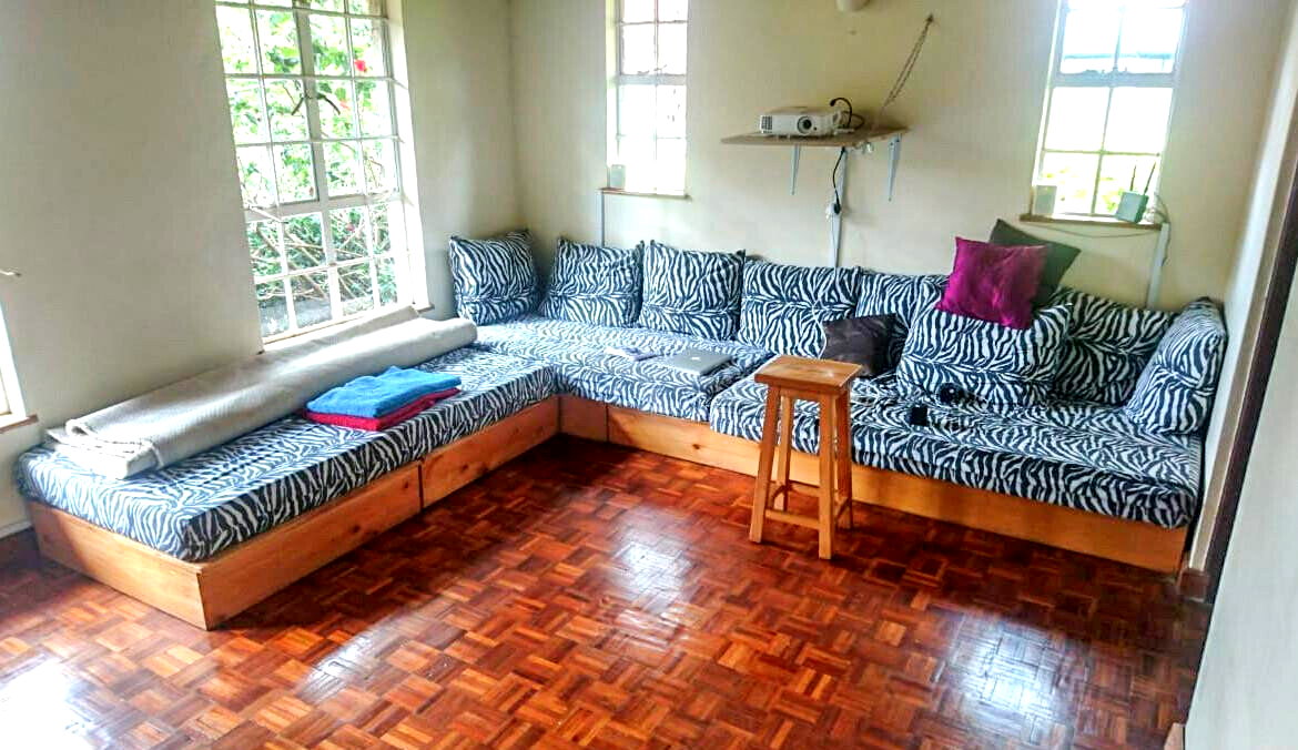 5-Bed Townhouse with Pond Views & DSQ in Spring Valley