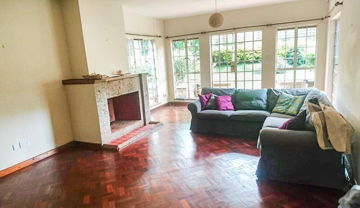 5-Bed Townhouse with Pond Views & DSQ in Spring Valley