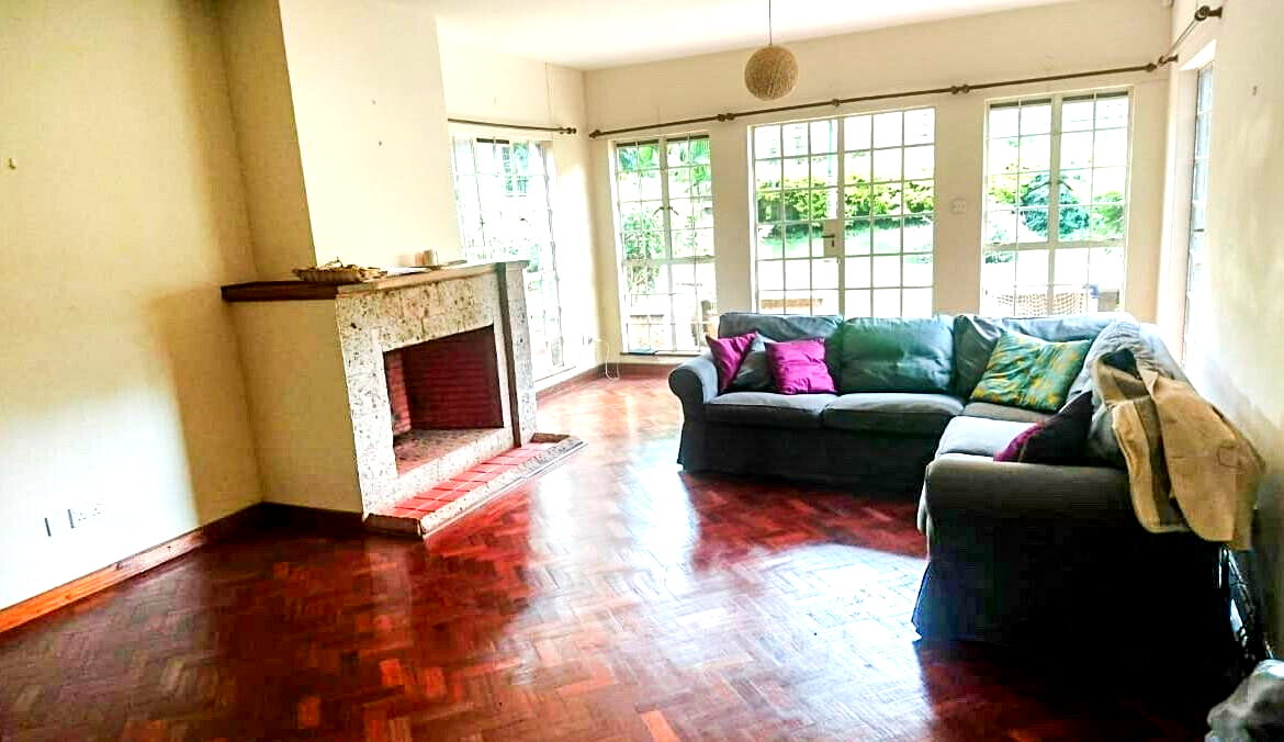 5-Bed Townhouse with Pond Views & DSQ in Spring Valley