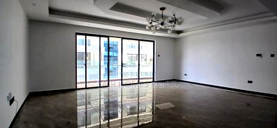 4bdrm Apartment in Valley Arcade, Lavington for sale - Image 2