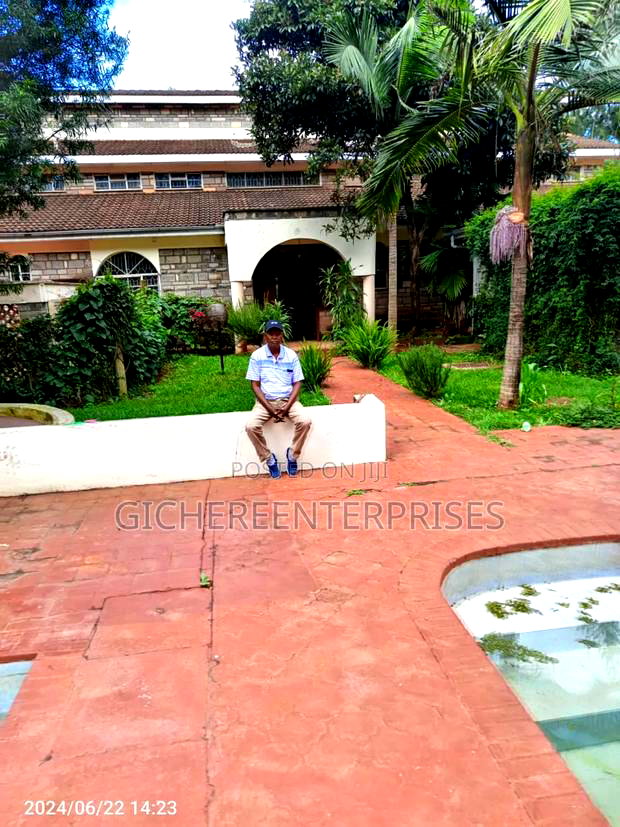 6bdrm Mansion in Mutero Road, Karen for rent