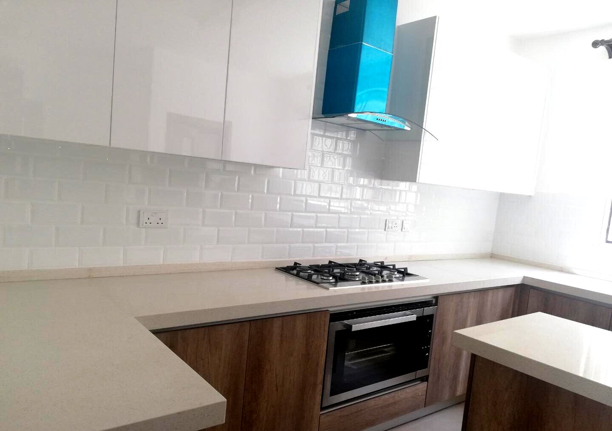 Newly Built 5-Ensuite Townhouse with Jacuzzi & Steam Bath - Lavington