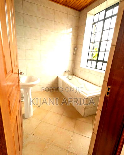 4bdrm Maisonette in Ruaka for rent - Image 7