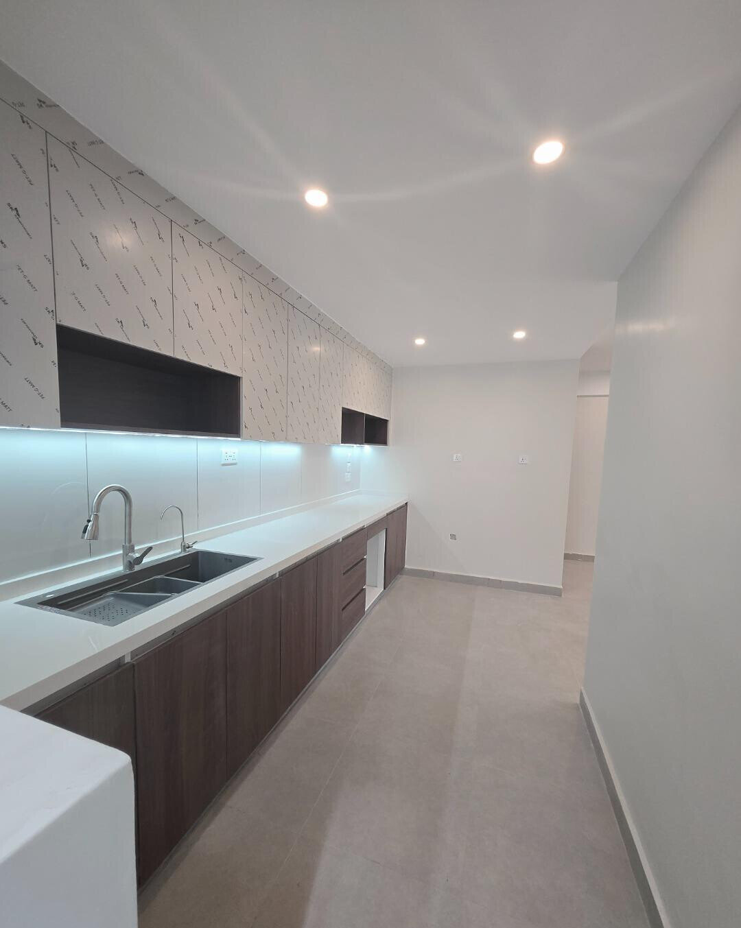 Fully Furnished 2BR with Rooftop Infinity Pool & 24-Hour Service - Kilimani