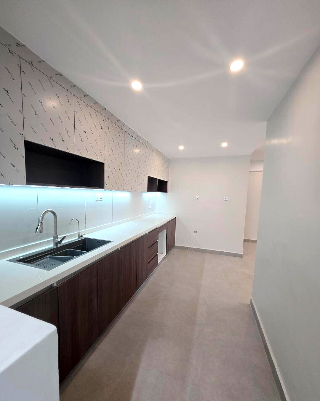 Fully Furnished 2BR with Rooftop Infinity Pool & 24-Hour Service - Kilimani