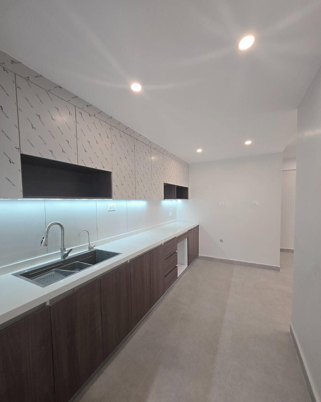 Fully Furnished 2BR with Rooftop Infinity Pool & 24-Hour Service - Kilimani