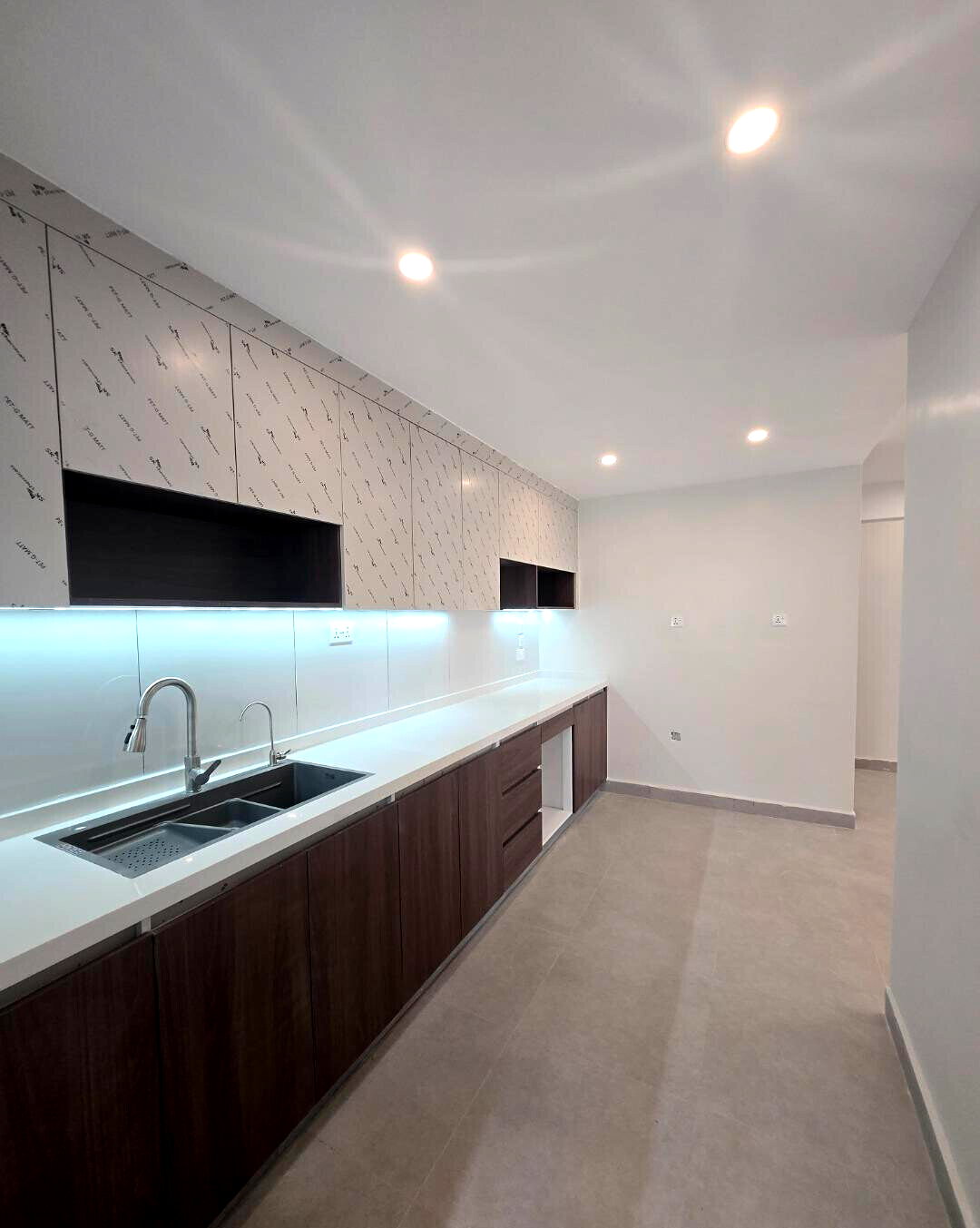 Fully Furnished 2BR with Rooftop Infinity Pool & 24-Hour Service - Kilimani
