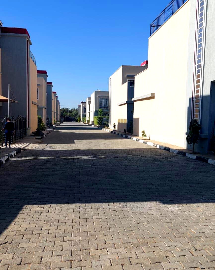3BR Townhouse with Borehole & 1/8 Acre Garden - Kitengela