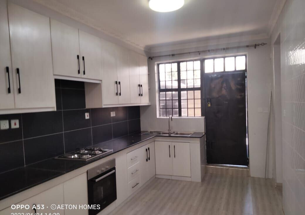 4BR Townhouse with Ready Title & CCTV - 4km off Thika Highway