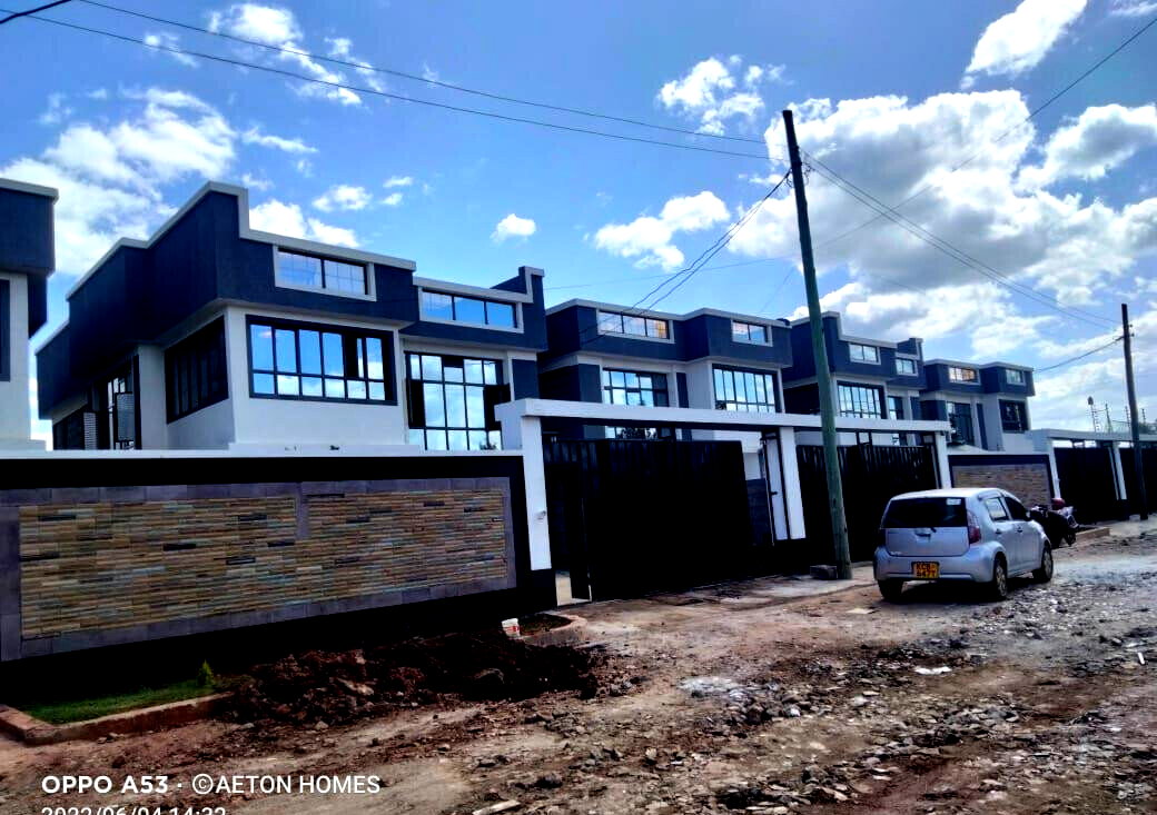 4BR Townhouse with Ready Title & CCTV - 4km off Thika Highway