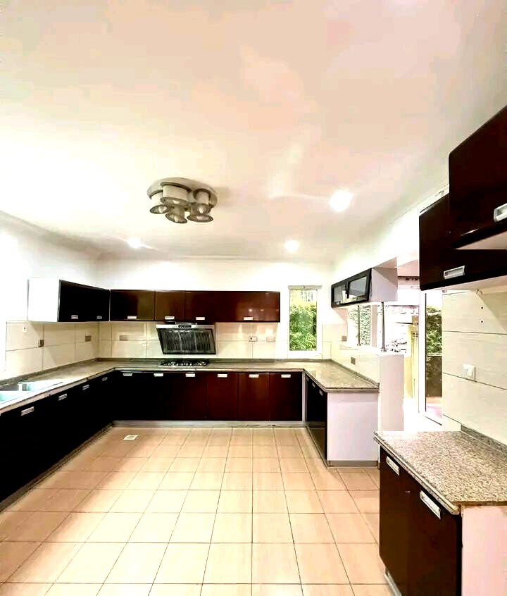 4BR Riverside Maisonette at KSh 270K