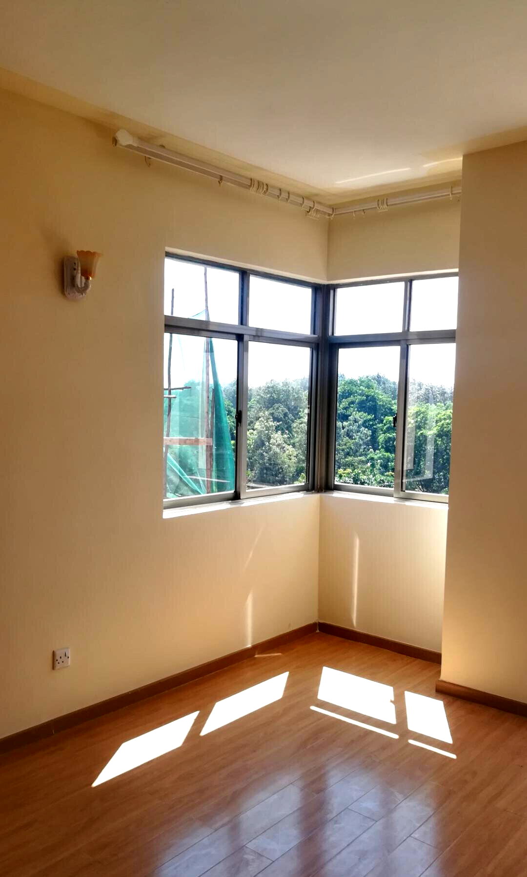 5BR All-Ensuite Townhouse Overlooking Nairobi National Park - Syokimau