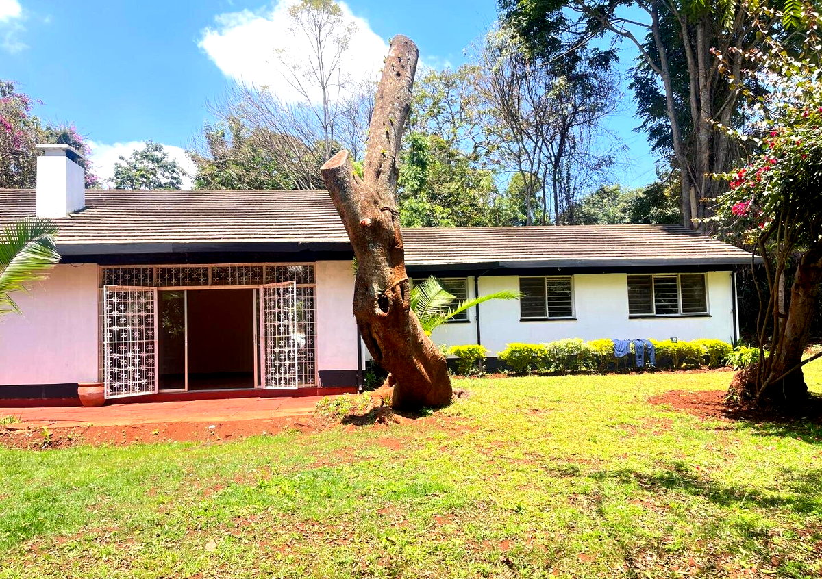 Rustic 4BR Townhouse on Half-Acre with DSQ - Loresho