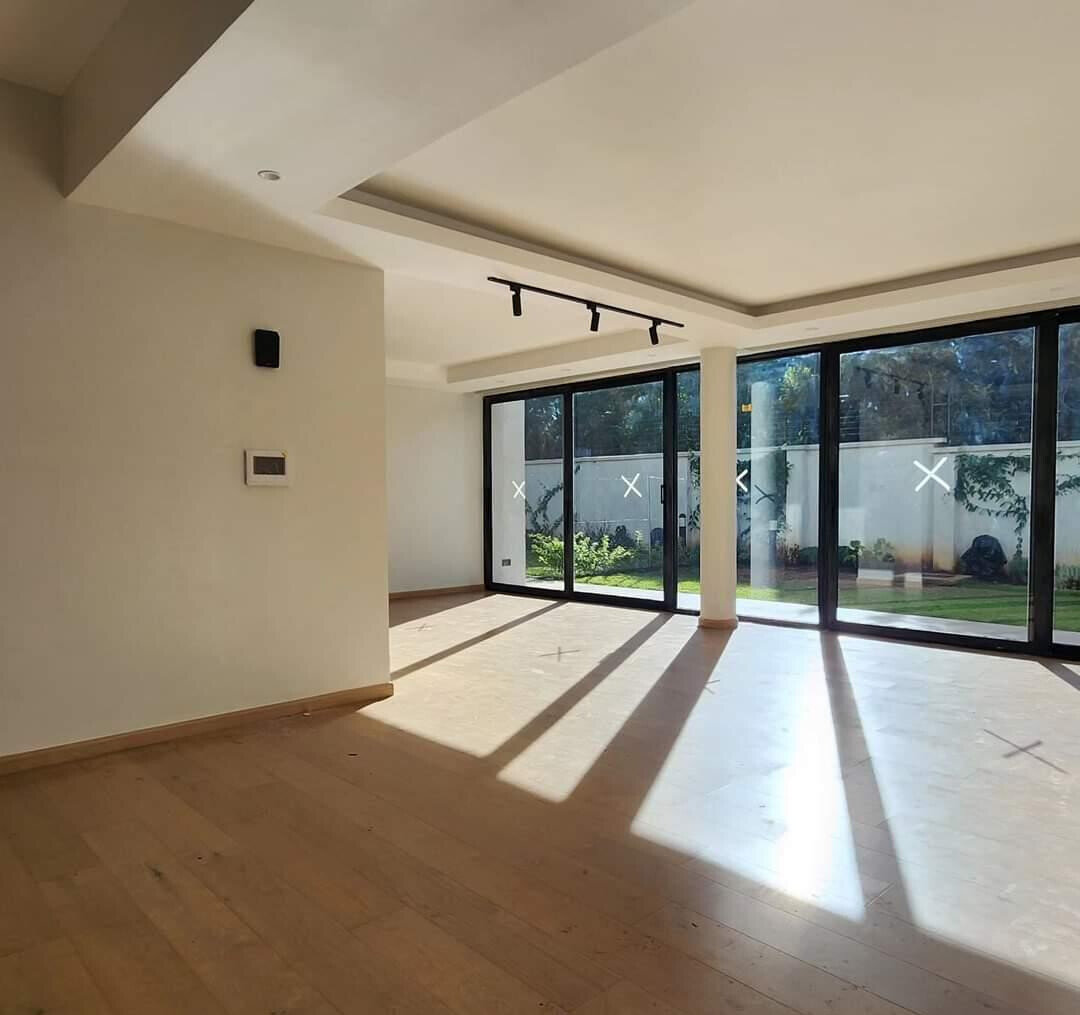 Ultra-Modern 5-Ensuite Villa in Gated Community - Lavington