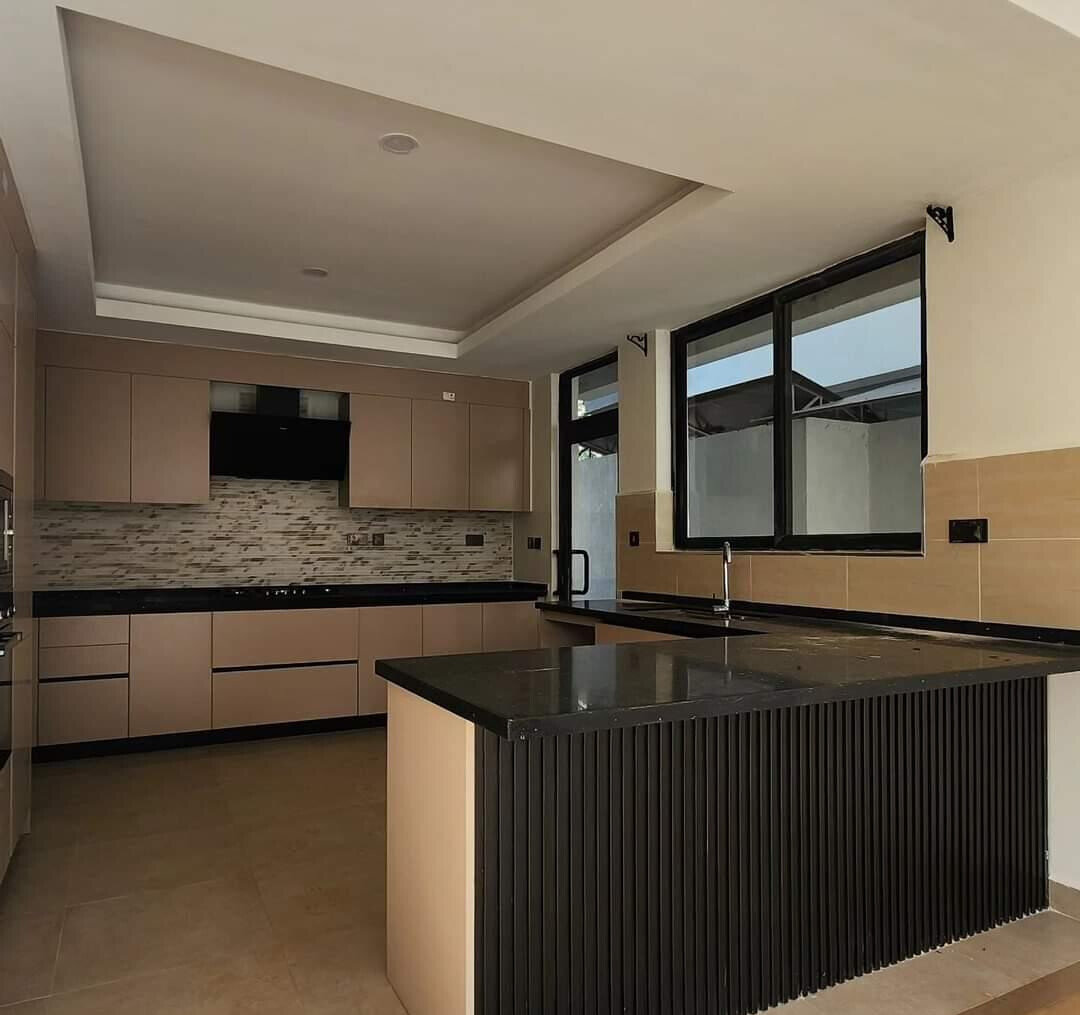 Ultra-Modern 5-Ensuite Villa in Gated Community - Lavington