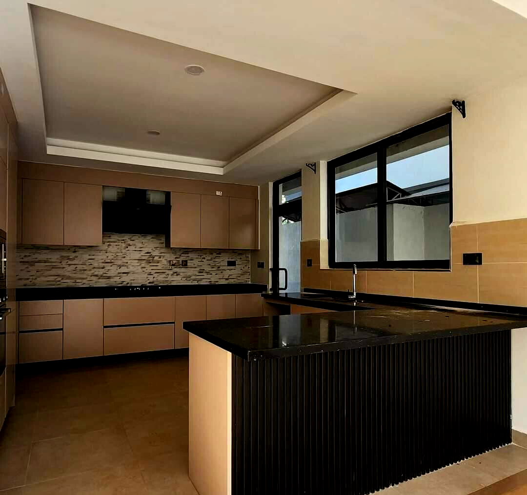 Ultra-Modern 5-Ensuite Villa in Gated Community - Lavington