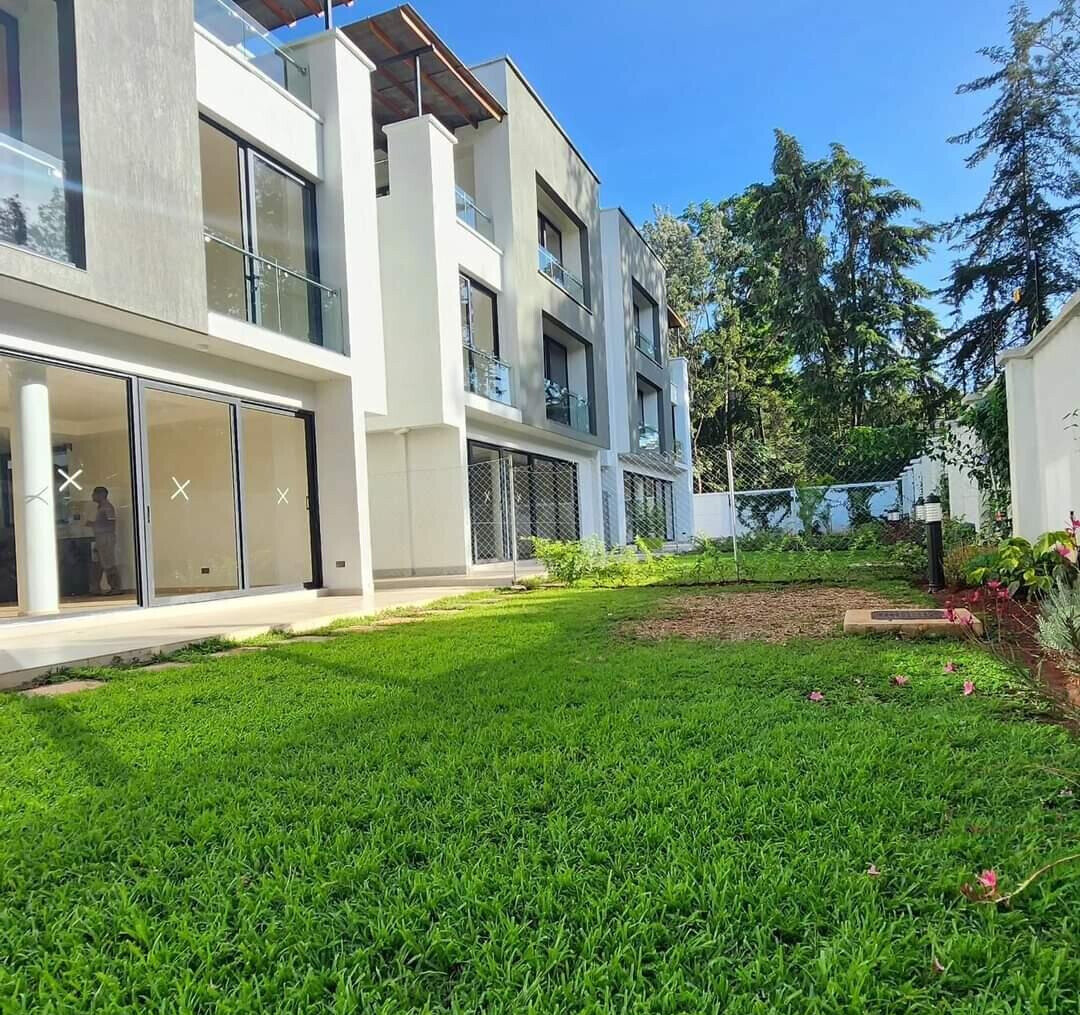 Ultra-Modern 5-Ensuite Villa in Gated Community - Lavington
