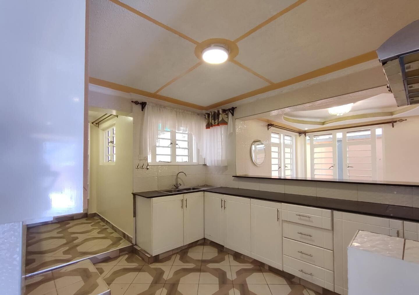5BR All-Ensuite Townhouse with Private Study Rooms - Ruiru