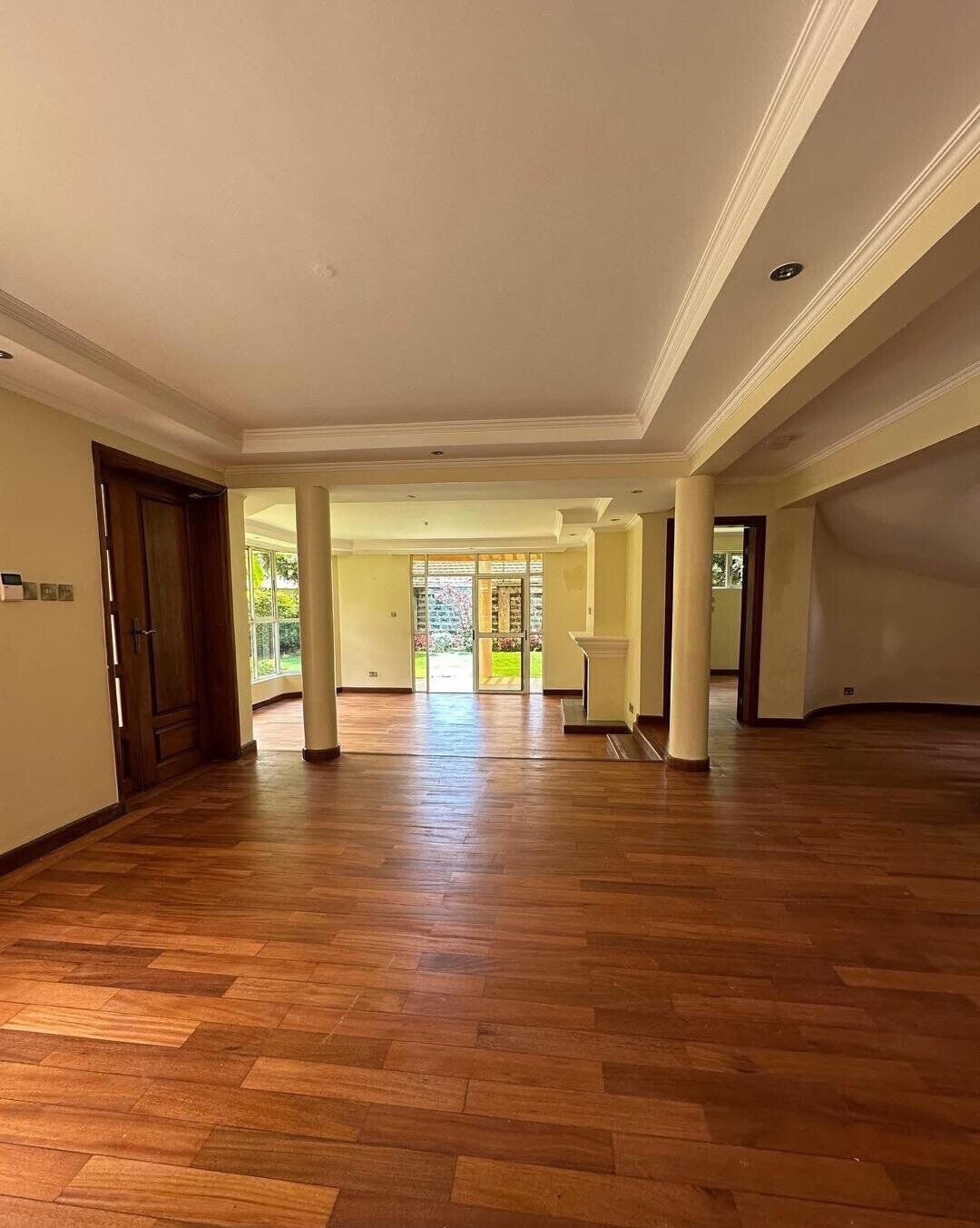 5-Ensuite Family Home with Fireplace & Garden - Lavington