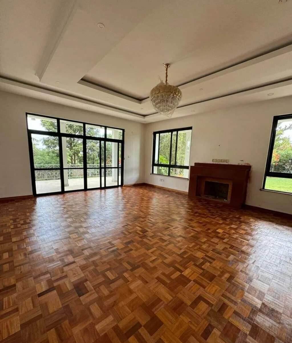 6BR Townhouse with DSQ & Modern Kitchen on Half Acre - Runda
