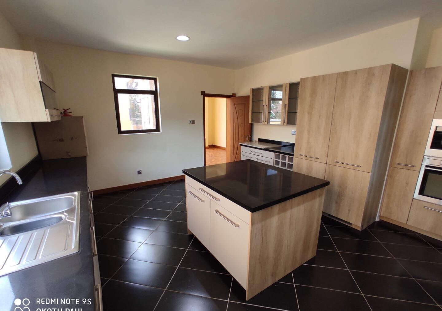 Corner Unit Townhouse with Rooftop Terrace & Solar - Kileleshwa