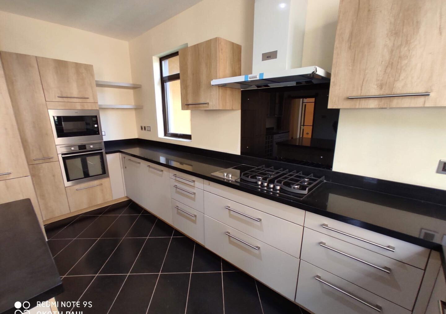 Corner Unit Townhouse with Rooftop Terrace & Solar - Kileleshwa
