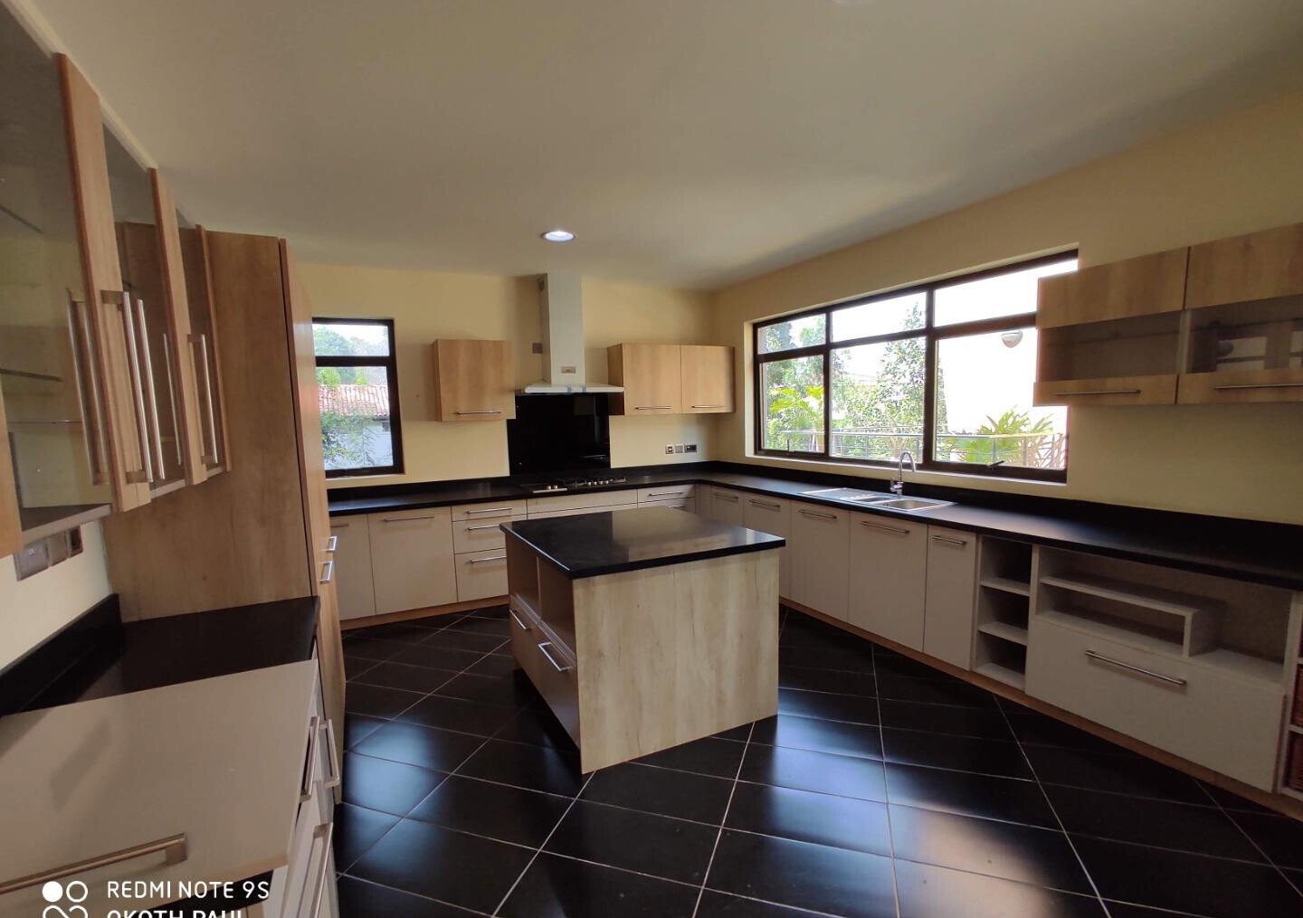 Corner Unit Townhouse with Rooftop Terrace & Solar - Kileleshwa