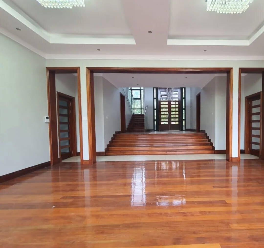 5BR Townhouse with Clubhouse, Pool & DSQ – Karen
