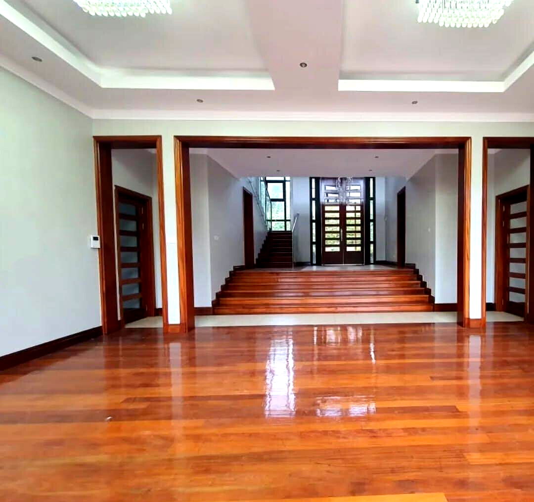 5BR Townhouse with Clubhouse, Pool & DSQ – Karen