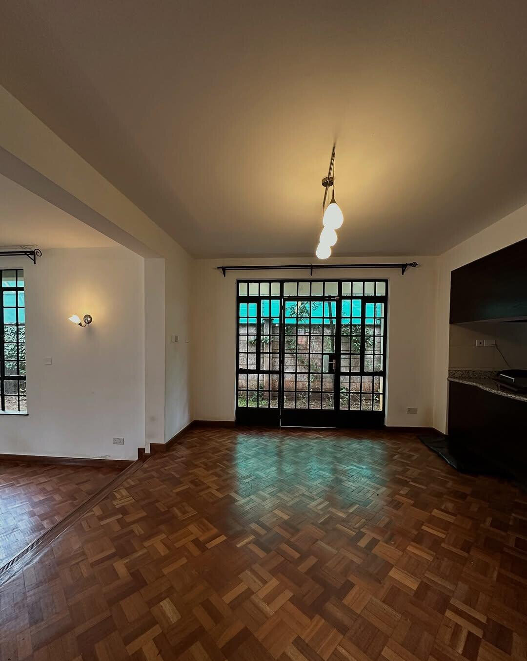 Homely 4-Bed Townhouse with DSQ & Mature Garden - Lavington