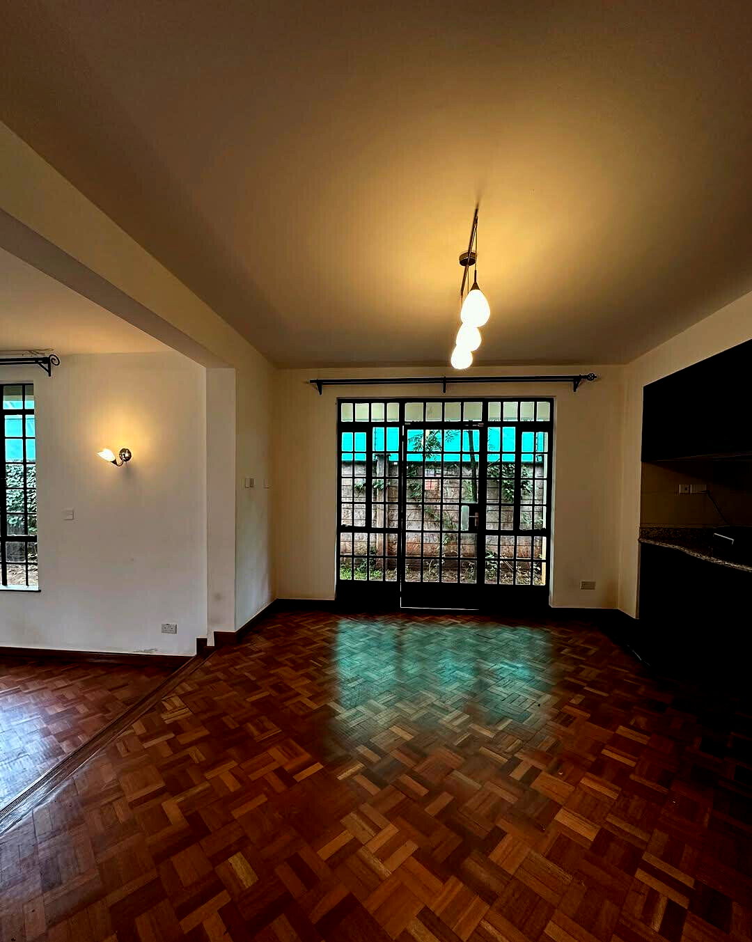 Homely 4-Bed Townhouse with DSQ & Mature Garden - Lavington