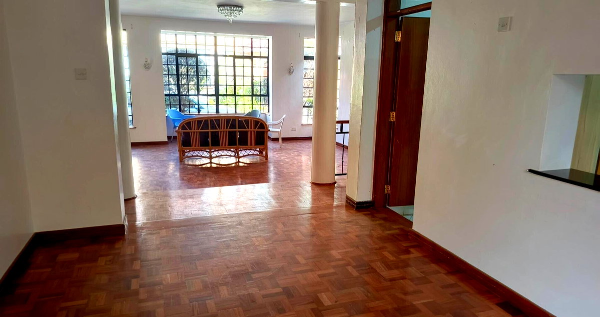 5BR Townhouse with Fireplace & DSQ - Walk to Valley Arcade