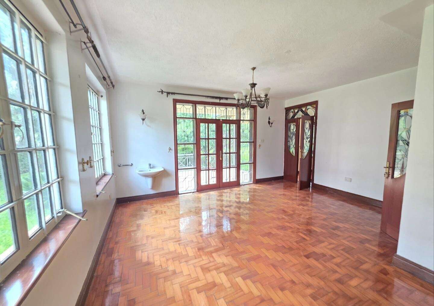 Half Acre 5BR Ambassadorial Home