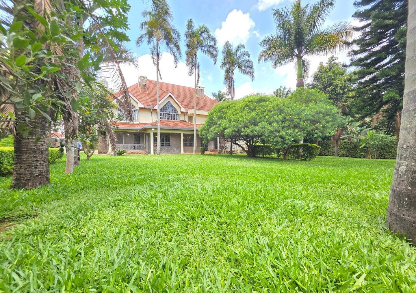 Half Acre 5BR Ambassadorial Home