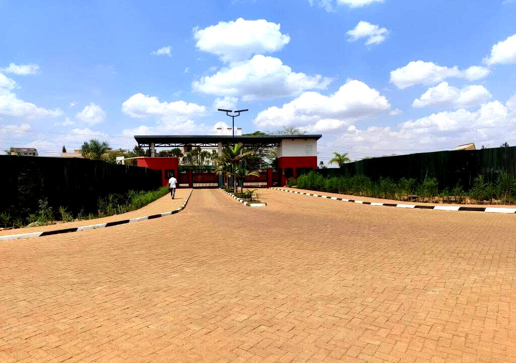 4BR All-Ensuite Detached Villa with DSQ & Pool - Membley, Ruiru