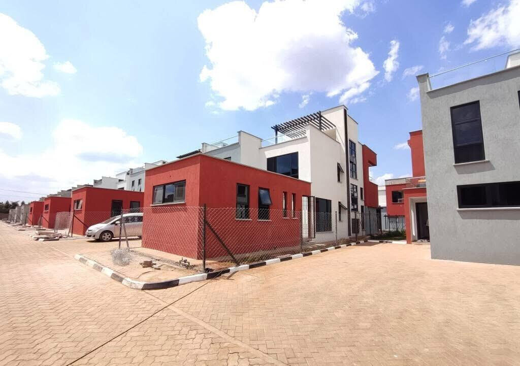 4BR All-Ensuite Detached Villa with DSQ & Pool - Membley, Ruiru