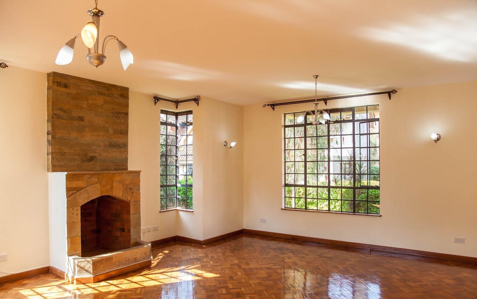 4-Ensuite Townhouse with DSQ & Private Garden - Lavington
