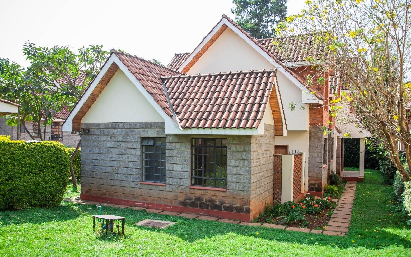 4-Ensuite Townhouse with DSQ & Private Garden - Lavington