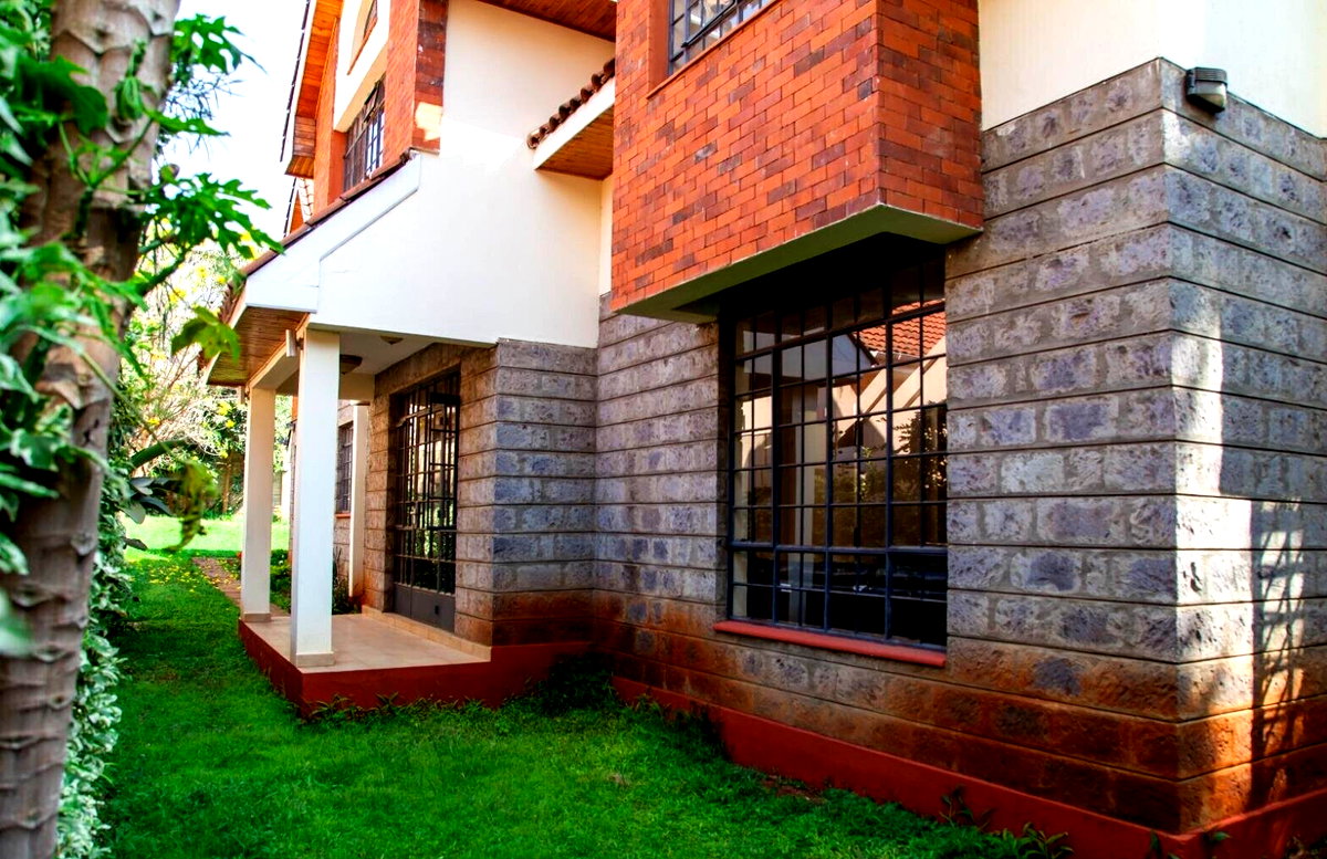 4-Ensuite Townhouse with DSQ & Private Garden - Lavington