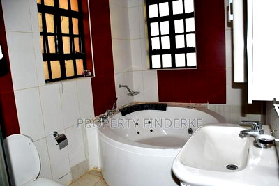 5bdrm Maisonette in Chuna, Kitengela for sale - Image 13