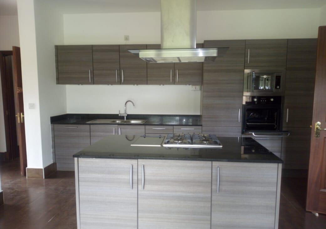 4 En-Suite Villa with Clubhouse & Tennis Court - Kitisuru
