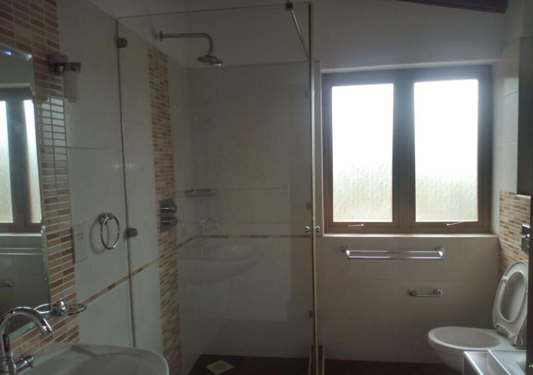 4 En-Suite Villa with Clubhouse & Tennis Court - Kitisuru