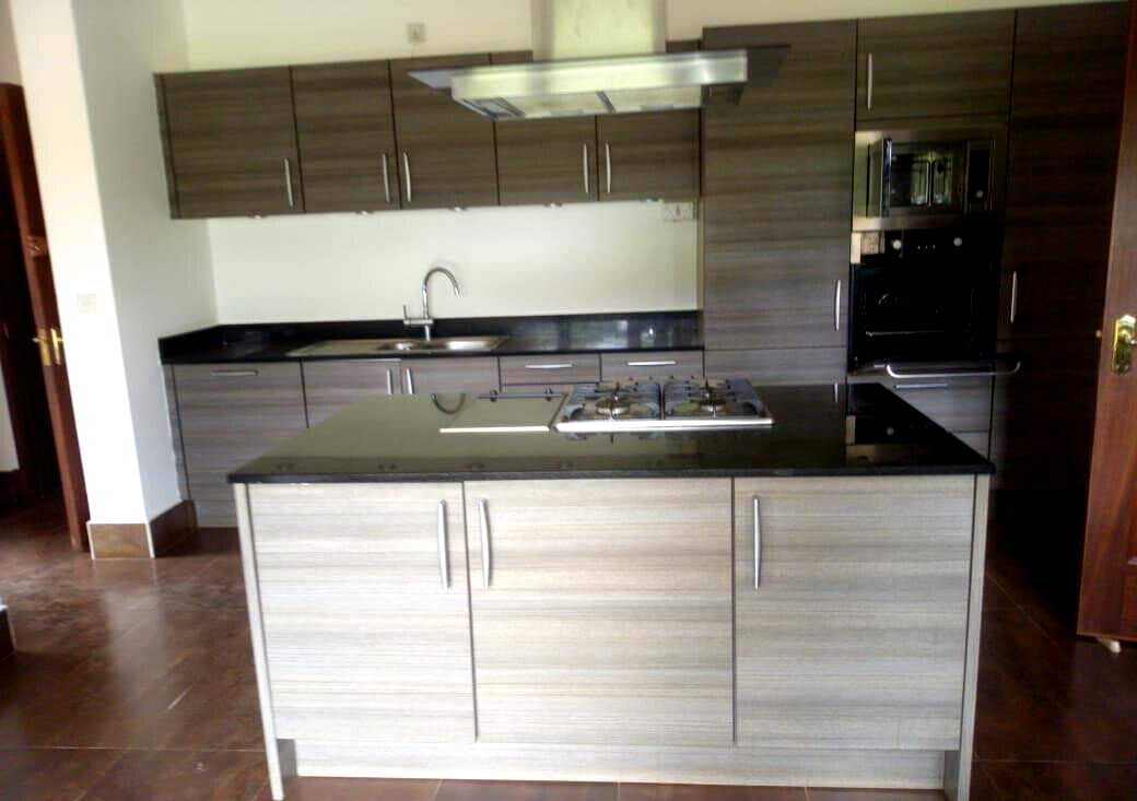 4 En-Suite Villa with Clubhouse & Tennis Court - Kitisuru