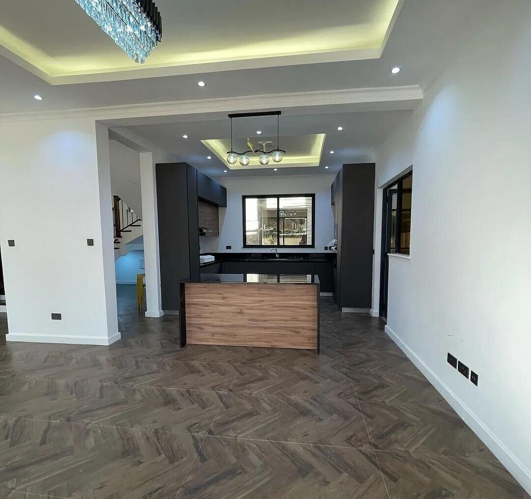 4-Ensuite Townhouse with DSQ & Solar Heating - Lavington